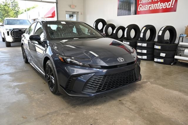 New 2026 Toyota Camry SE FWD image 3