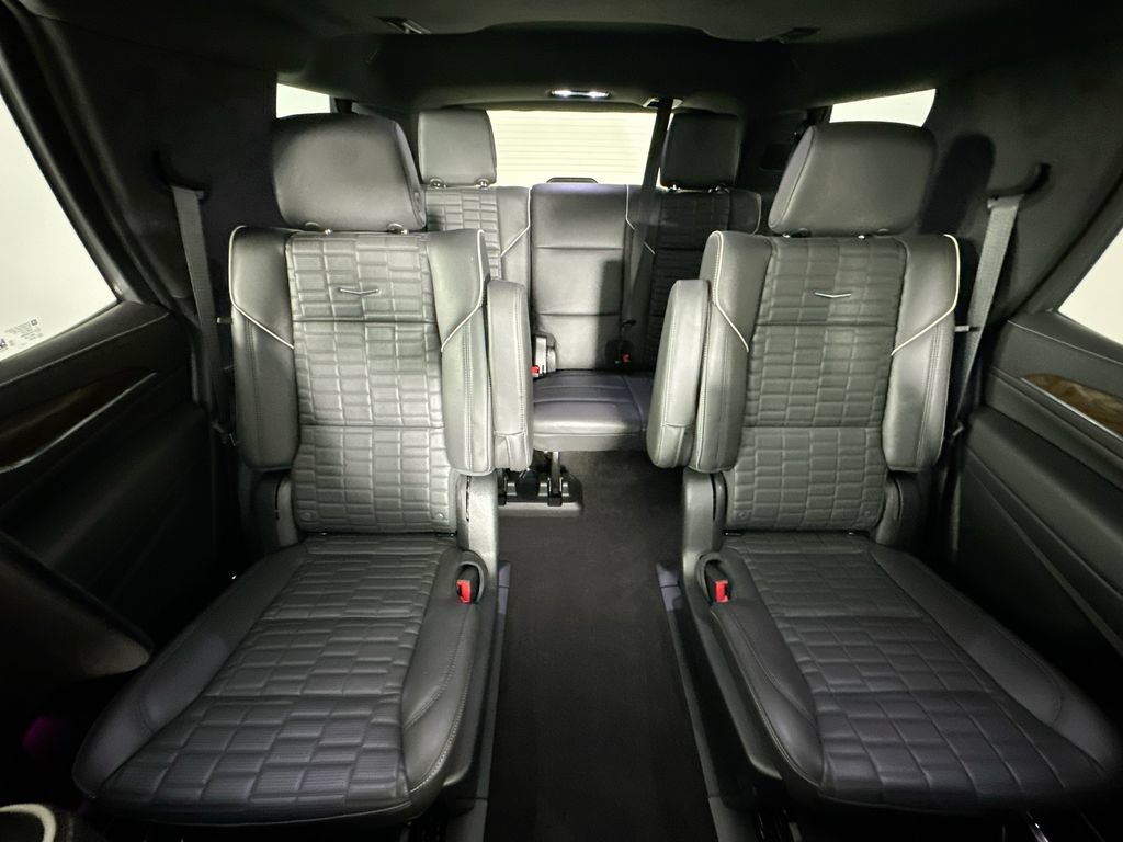 Used 2023 Cadillac Escalade Premium Luxury Platinum AWD/4WD image 13