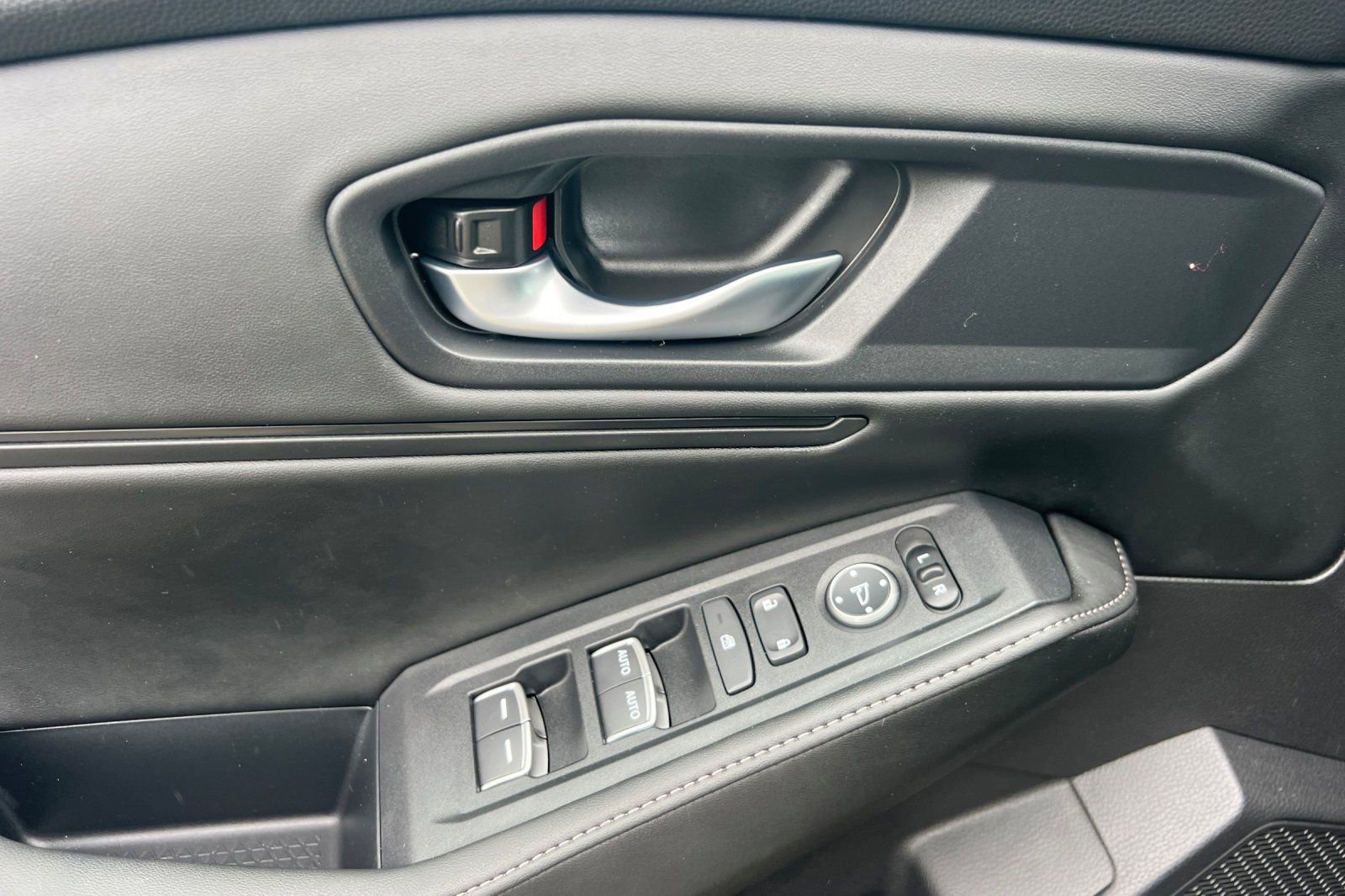 Used 2025 Honda Accord Sport image 11