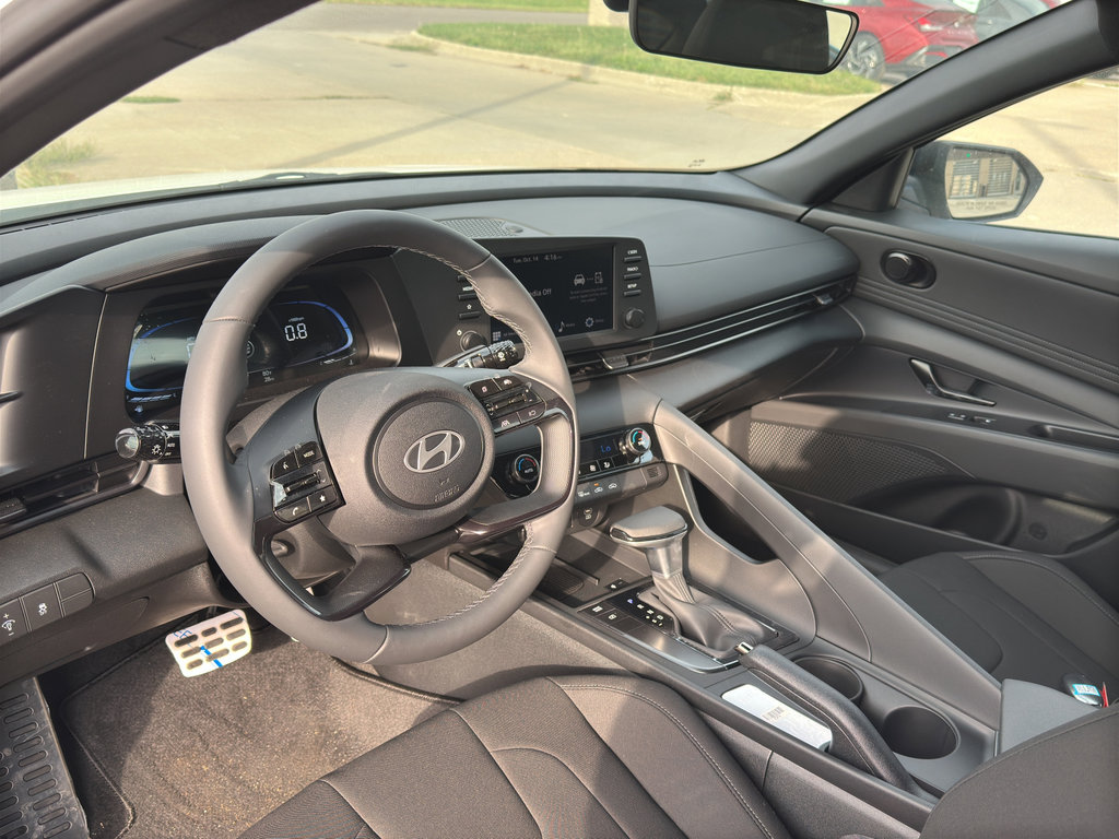 New 2025 Hyundai Elantra Sport image 12