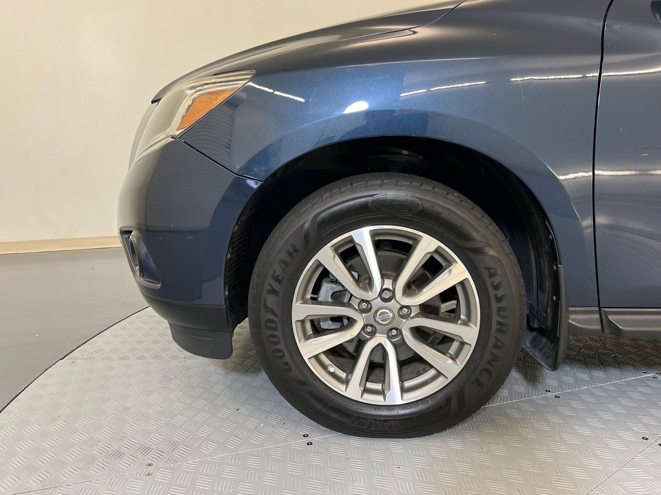 Used 2013 Nissan Pathfinder SV image 10