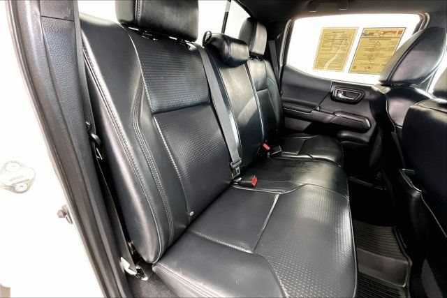 Used 2019 Toyota Tacoma TRD Off-Road w/ TRD Premium Off Road Package AWD/4WD image 19