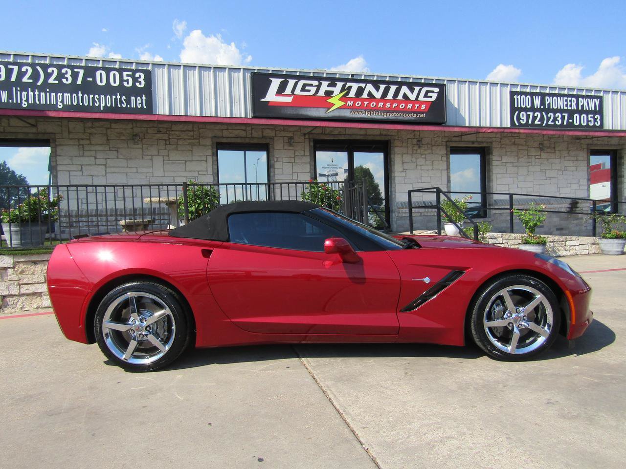 Used 2014 Chevrolet Corvette Stingray Convertible w/ 2LT Preferred Equipment Group RWD image 6