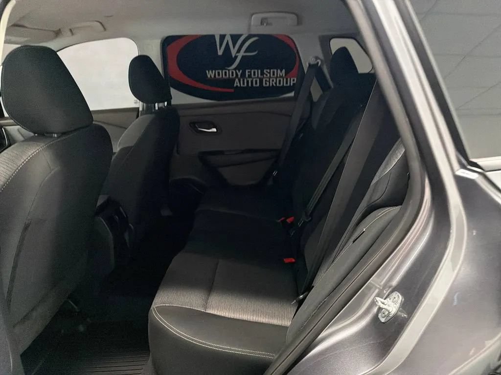Used 2023 Nissan Rogue SV FWD image 13