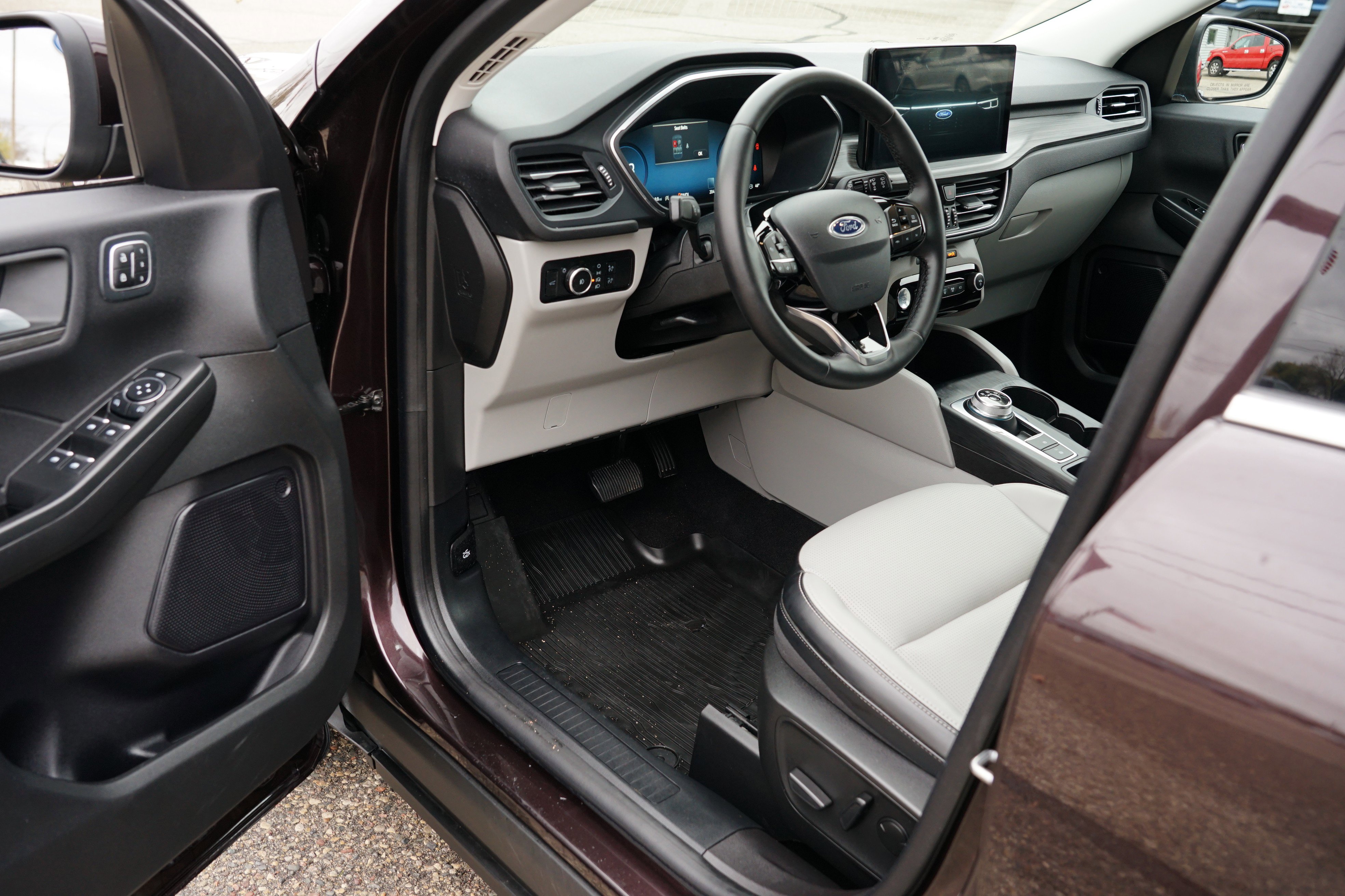 Used 2023 Ford Escape Platinum image 15