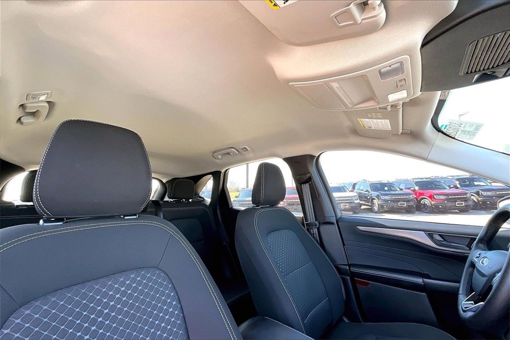 Used 2023 Ford Escape Active image 28