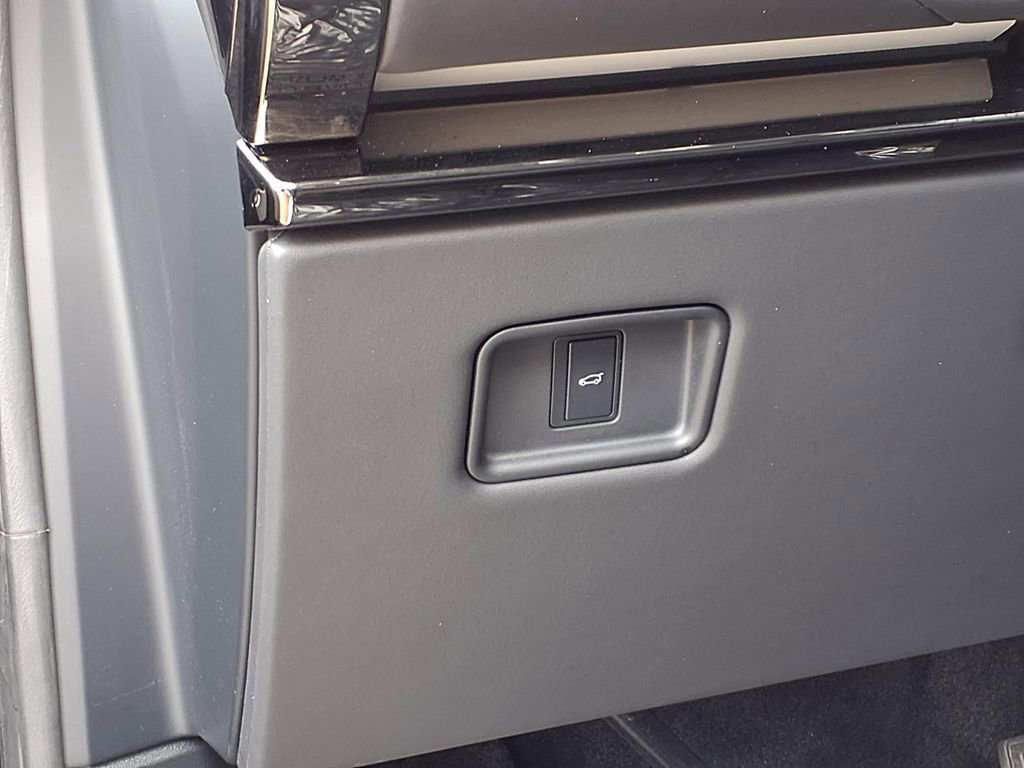 Certified 2023 Land Rover Range Rover Sport SE image 13