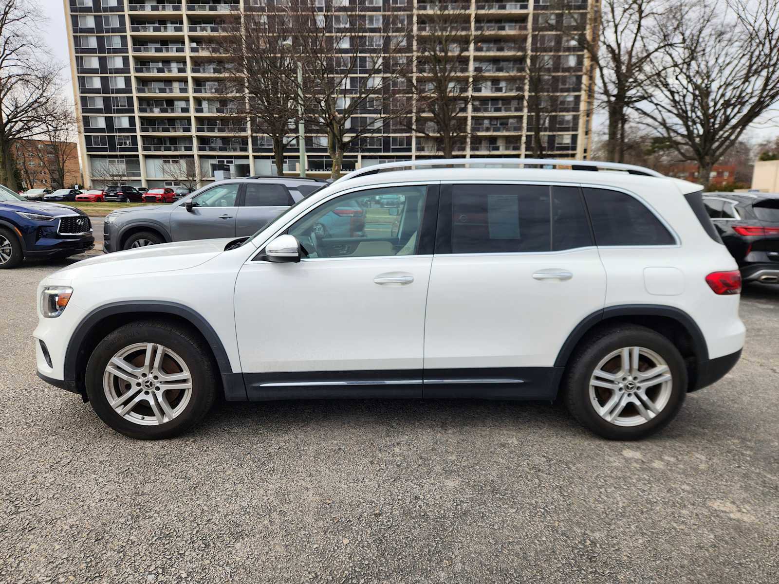 Used 2022 Mercedes-Benz GLB 250 4MATIC image 5