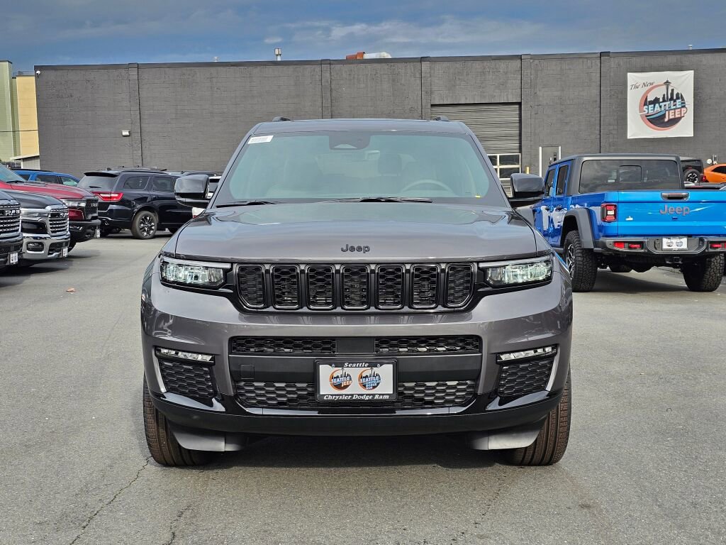 New 2025 Jeep Grand Cherokee L Limited w/ Black Appearance Package image 3