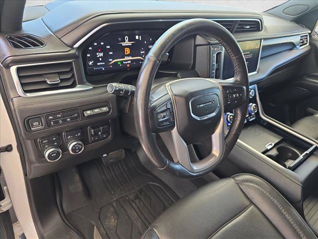 Used 2022 GMC Yukon XL Denali w/ Advanced Technology Package AWD/4WD image 10