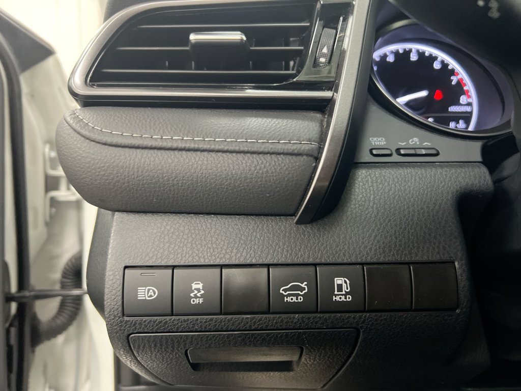 Used 2024 Toyota Camry SE FWD image 18