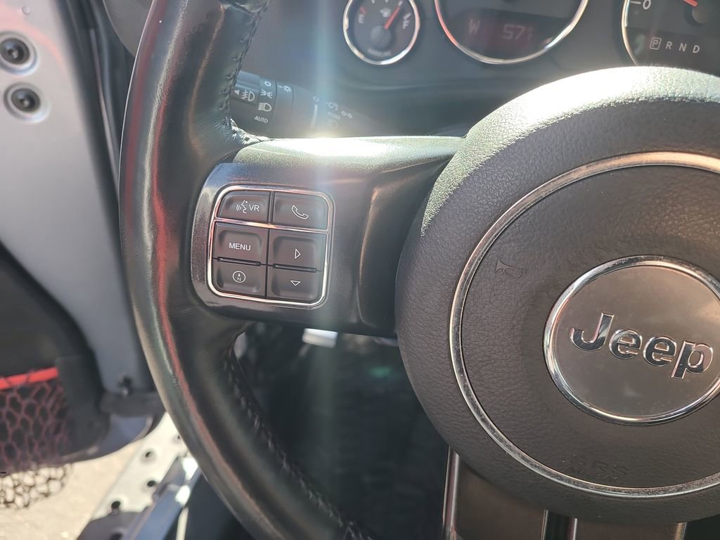 Used 2017 Jeep Wrangler Unlimited Rubicon AWD/4WD image 30