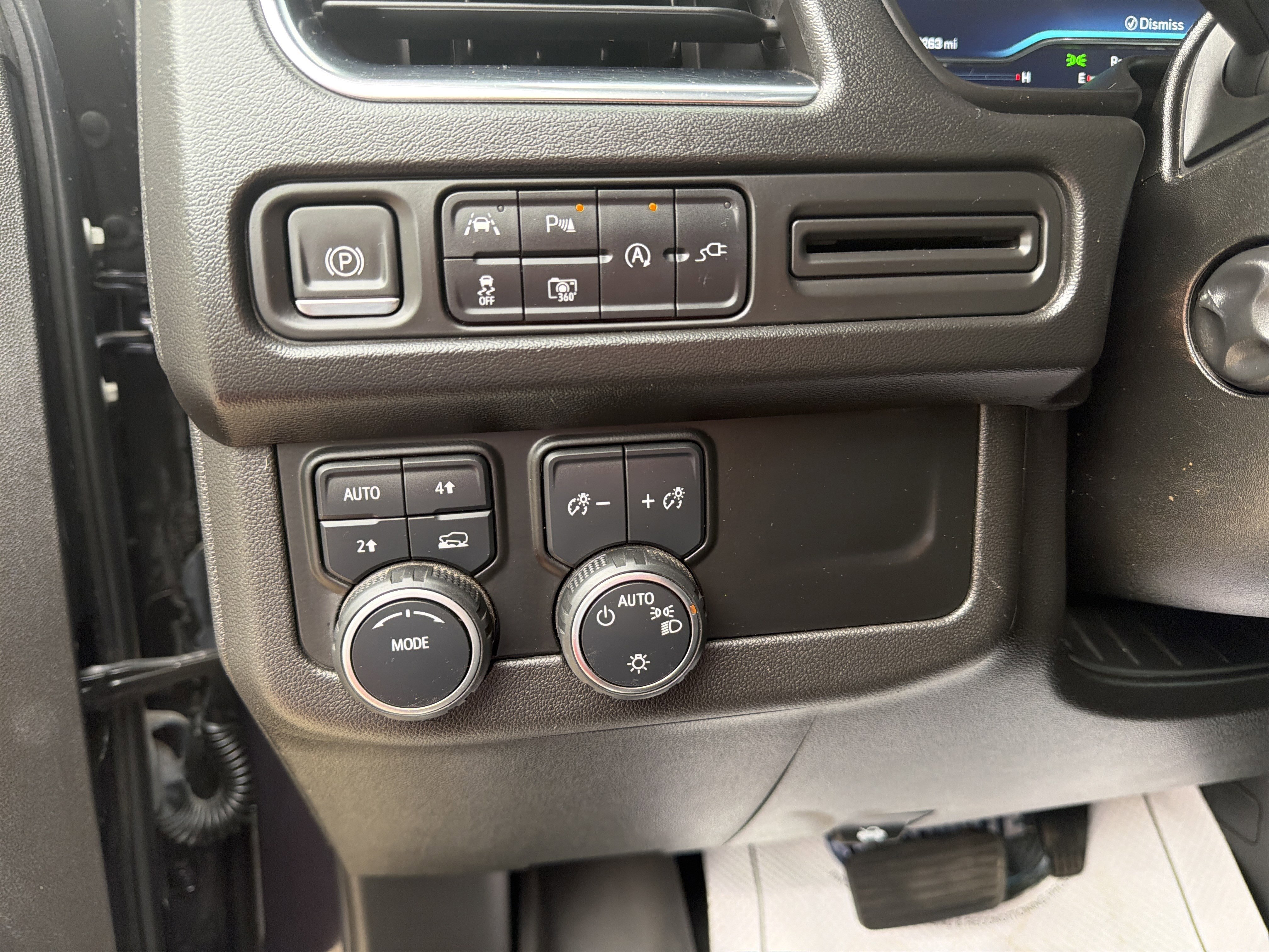 Used 2022 Chevrolet Tahoe RST w/ Luxury Package image 14