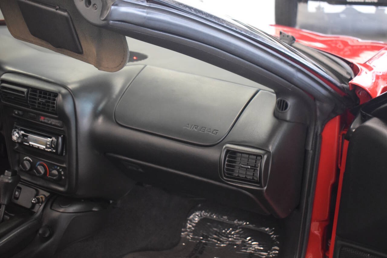Used 2002 Chevrolet Camaro Z28 RWD image 43
