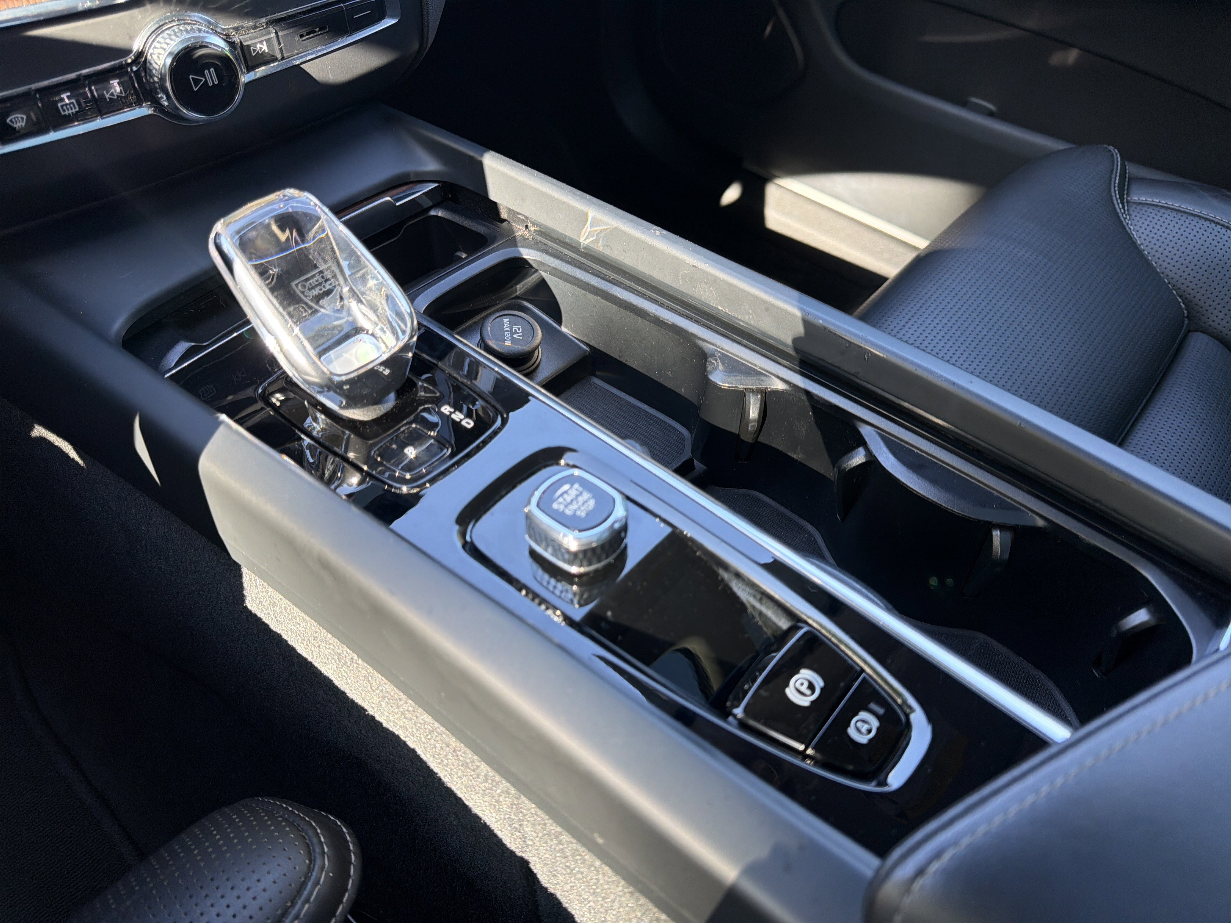 Certified 2023 Volvo XC60 B5 Ultimate image 26