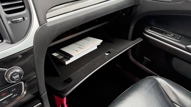 Used 2022 Chrysler 300 Touring L image 24