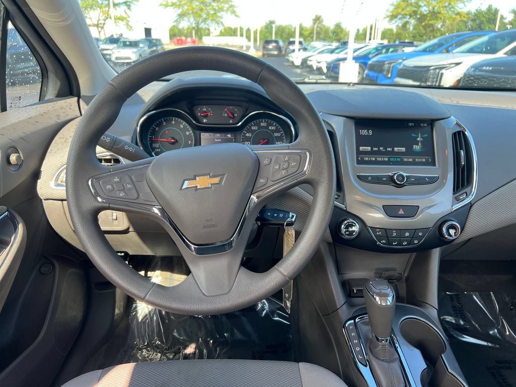 Used 2017 Chevrolet Cruze LT w/ RS Package FWD image 13
