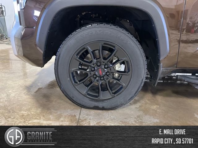Used 2023 Toyota Tundra Limited image 2