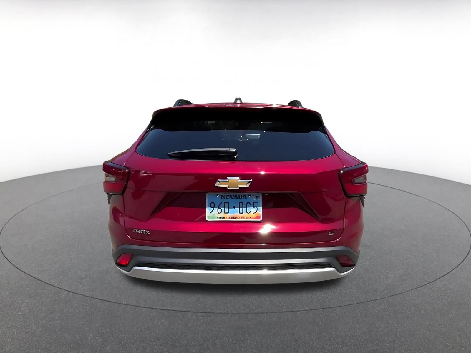 Used 2025 Chevrolet Trax LT FWD image 12