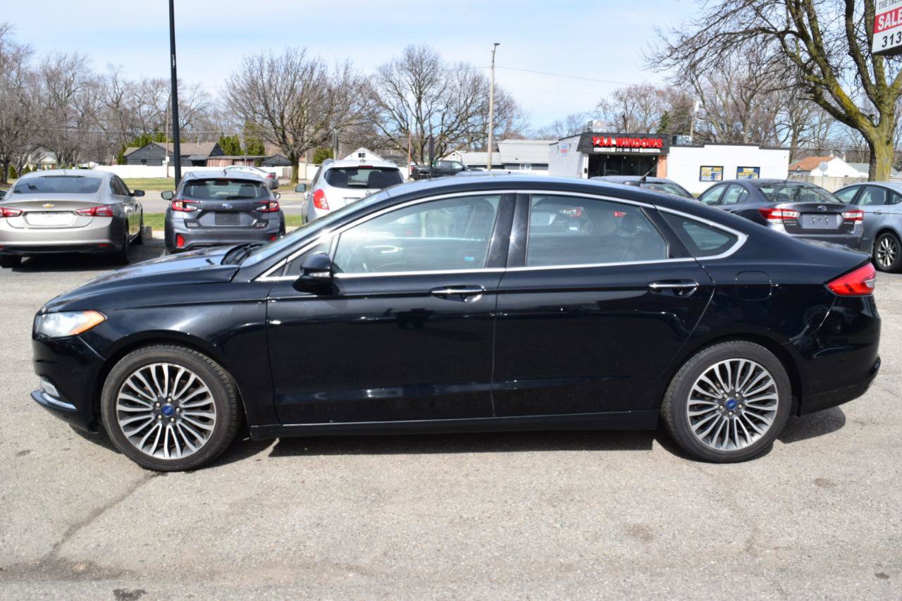 Used 2017 Ford Fusion SE w/ Fusion SE Technology Package FWD image 9