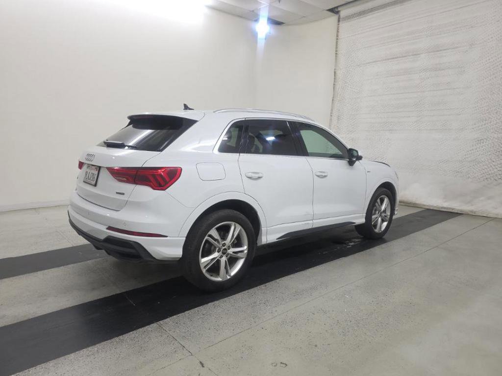 Used 2024 Audi Q3 2.0T Premium Plus AWD/4WD image 2