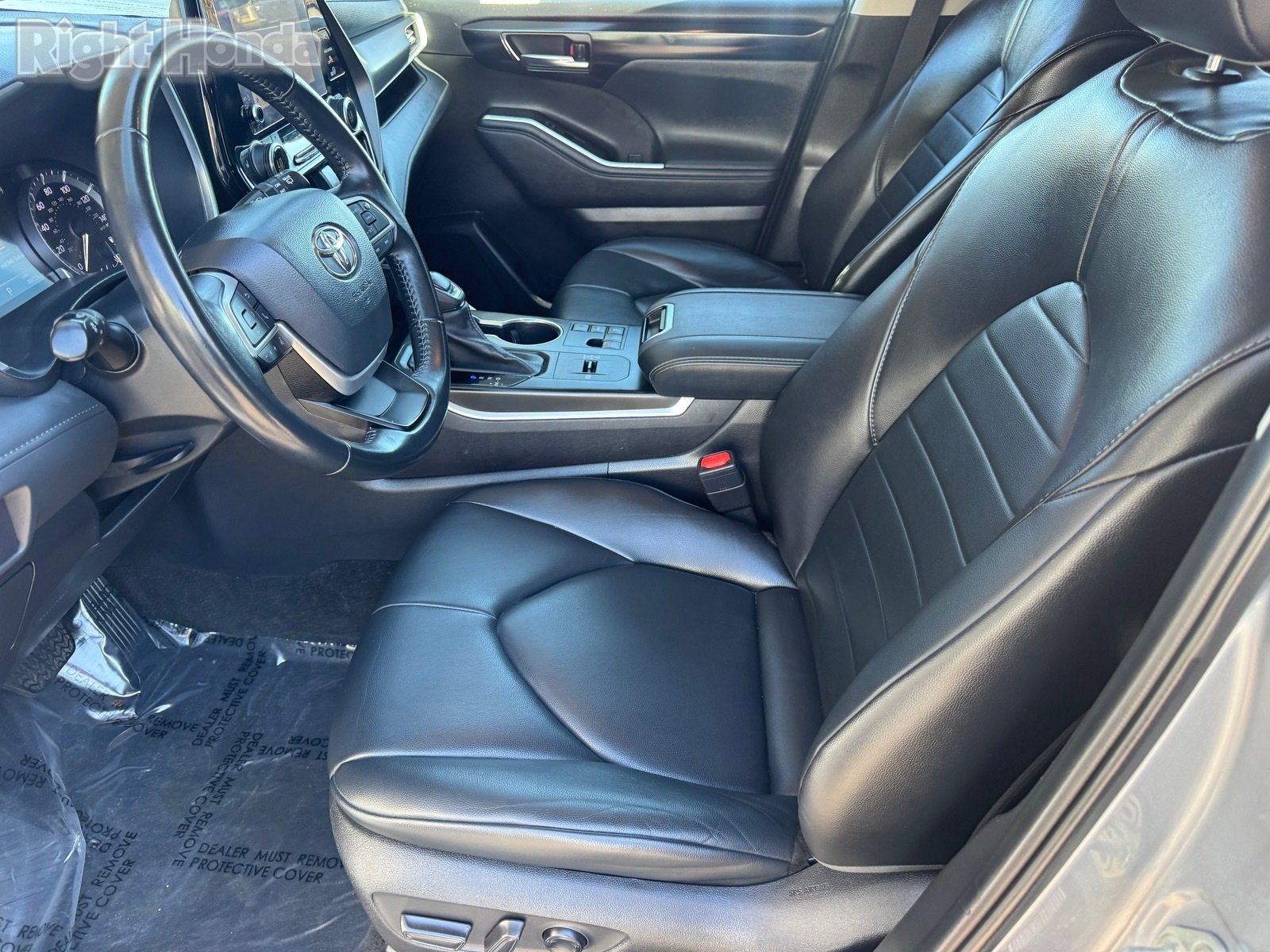 Used 2023 Toyota Highlander XLE image 18