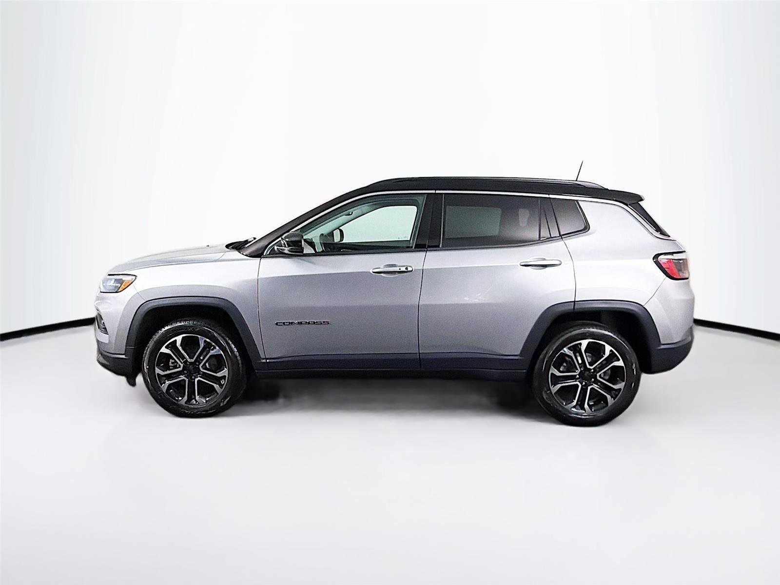 Used 2022 Jeep Compass Limited AWD/4WD image 4