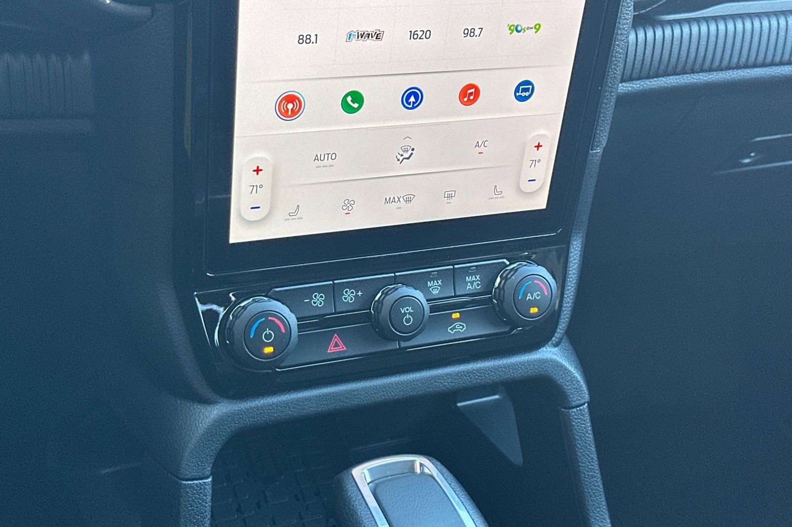 New 2025 Ford Ranger XLT w/ Equipment Group 301A High image 18