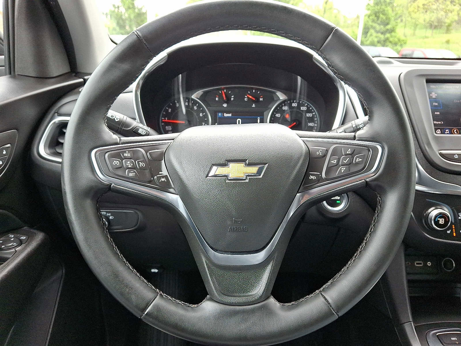 Used 2024 Chevrolet Equinox LT AWD/4WD image 18