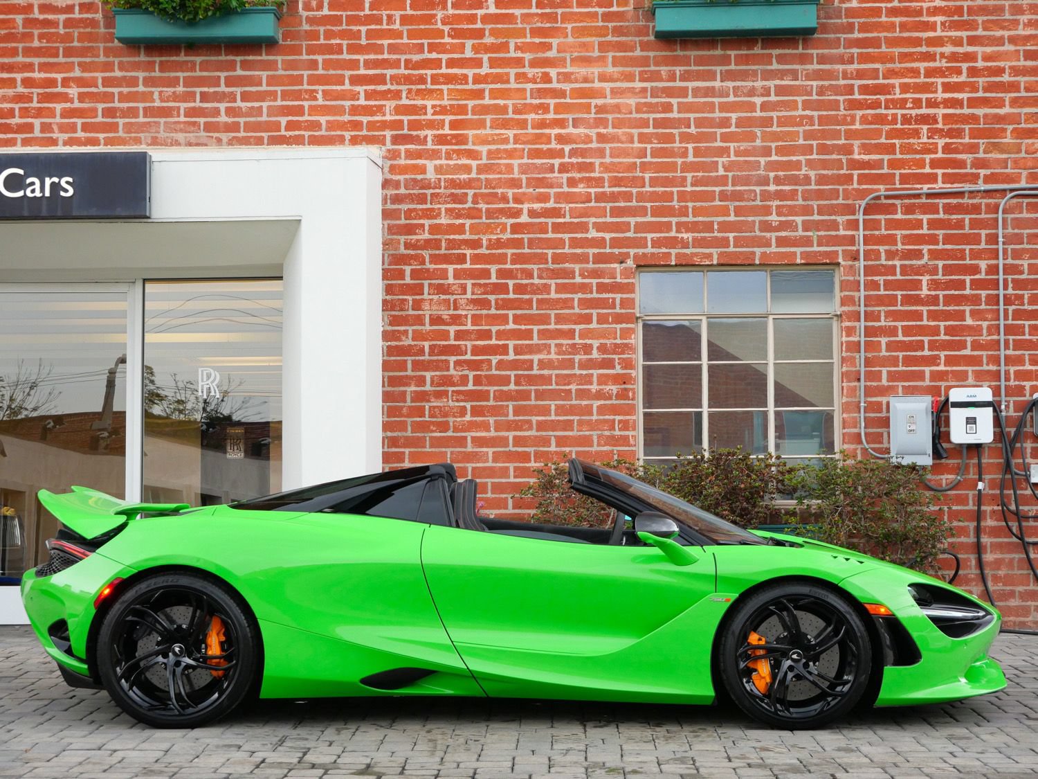 Used 2024 McLaren 750S Spider RWD image 3