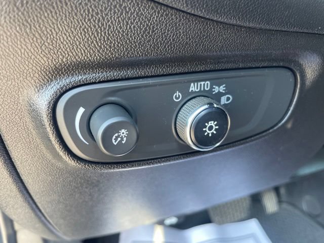 Used 2021 Chevrolet Equinox LT FWD image 16