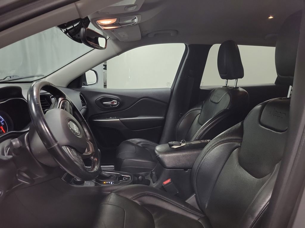 Used 2019 Jeep Cherokee Limited AWD/4WD image 13