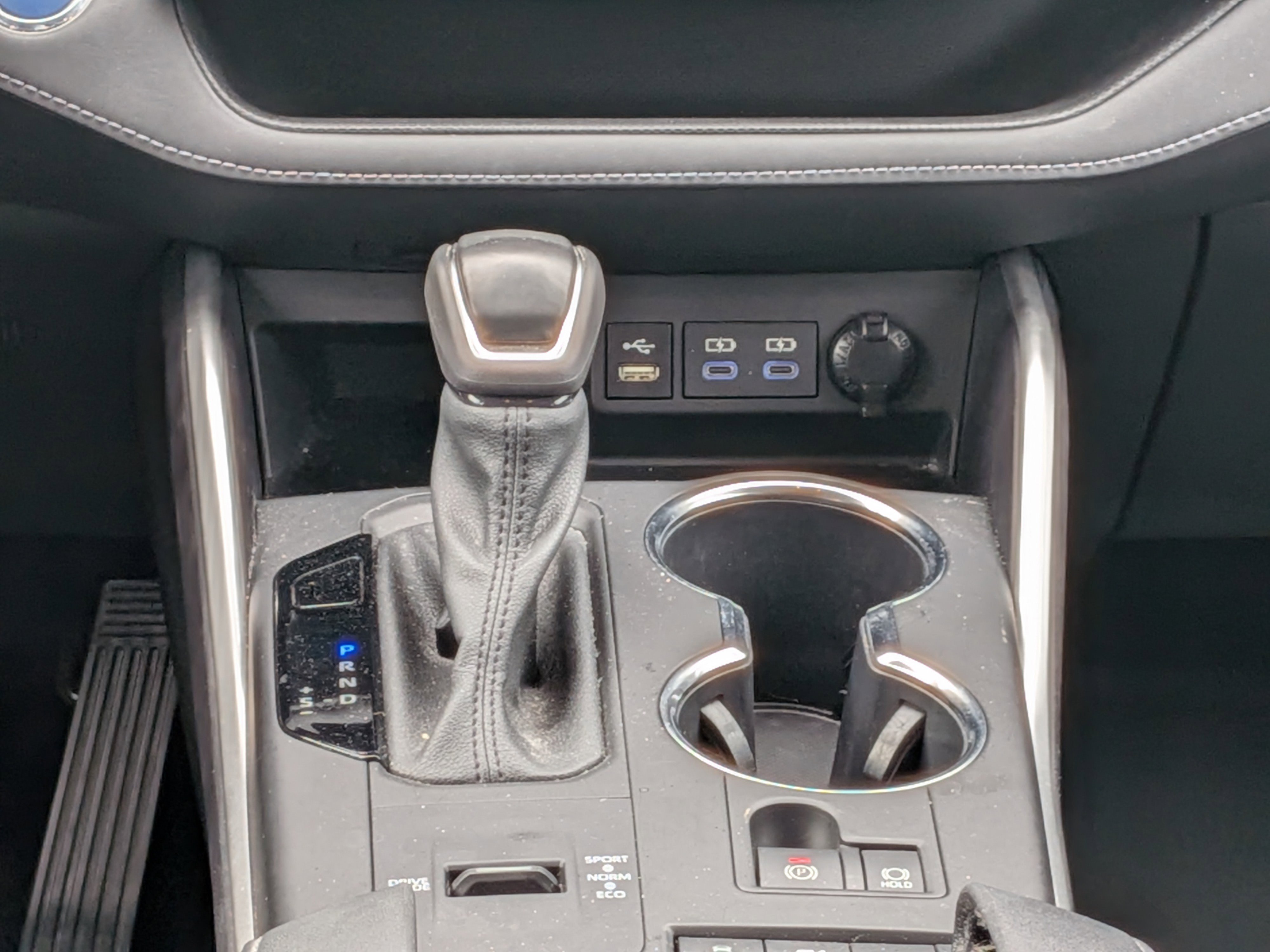 Used 2022 Toyota Highlander XLE AWD/4WD image 19