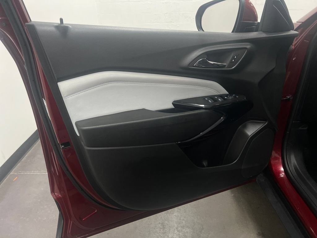 Used 2024 Chevrolet Trax LT FWD image 12