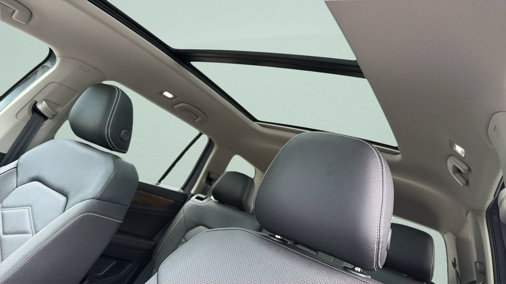 New 2026 Volkswagen Atlas SE FWD image 18