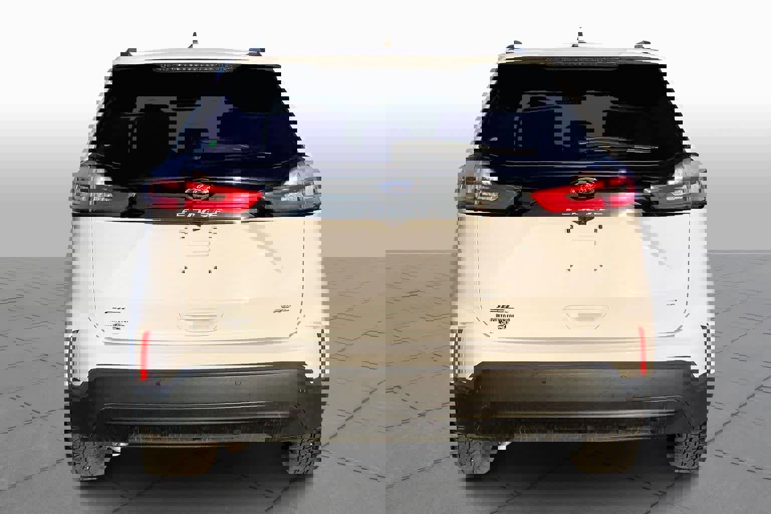 Used 2024 Ford Edge SEL w/ Sport Appearance Package image 5