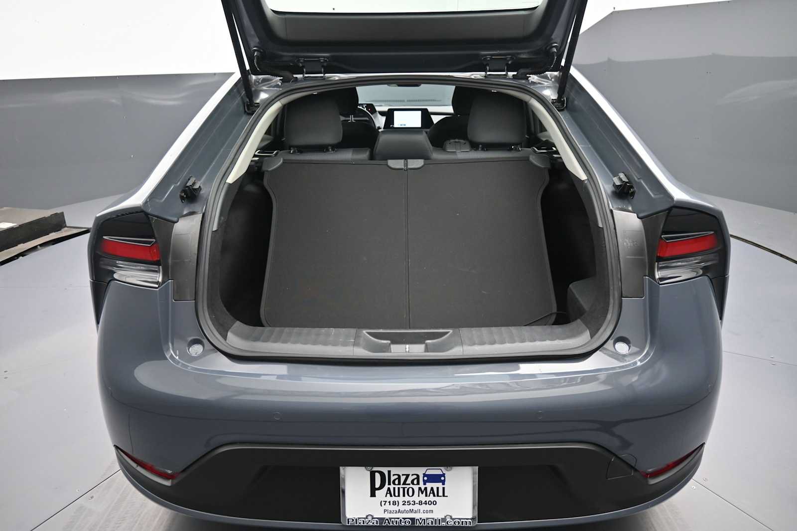 Certified 2025 Toyota Prius LE FWD image 22