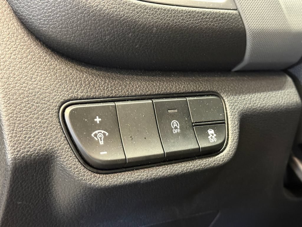Used 2025 Kia Seltos LX AWD/4WD image 21