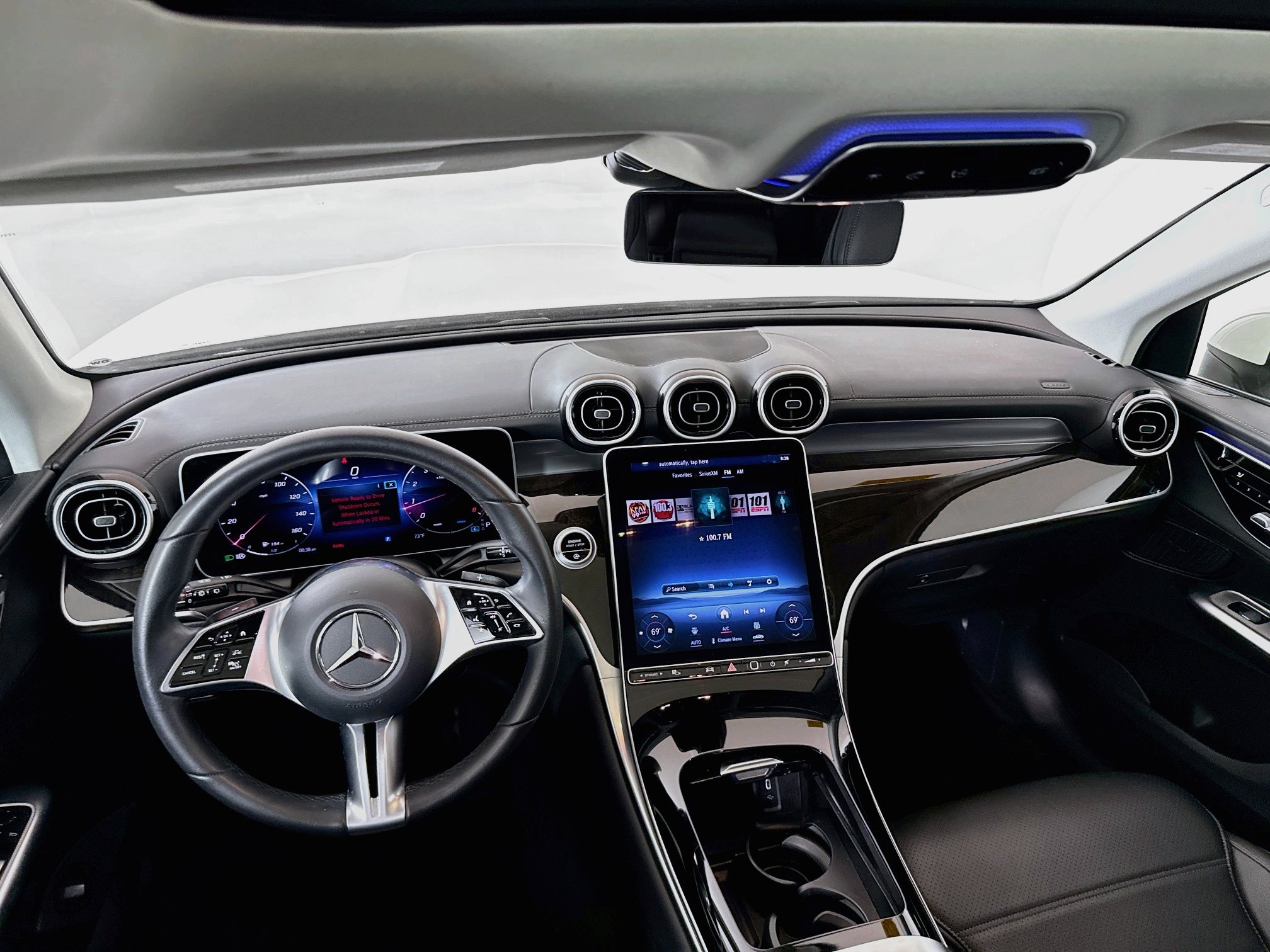 Used 2024 Mercedes-Benz GLC 300 4MATIC image 25