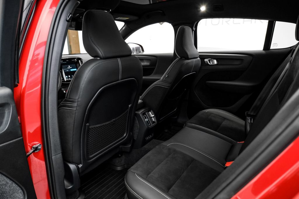 Used 2023 Volvo C40 P8 Recharge Ultimate w/ Protection Package Premier AWD/4WD image 35