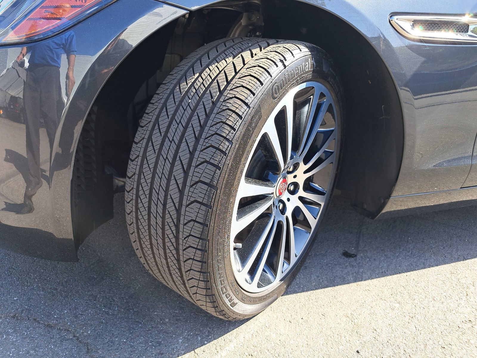 Used 2019 Jaguar XF Prestige image 37