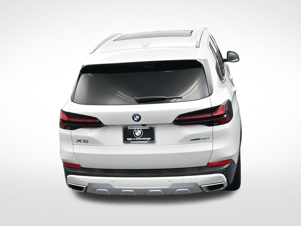 Used 2025 BMW X5 xDrive40i AWD/4WD image 27