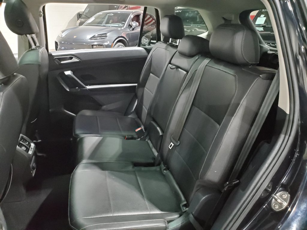 Used 2020 Volkswagen Tiguan SEL FWD image 22
