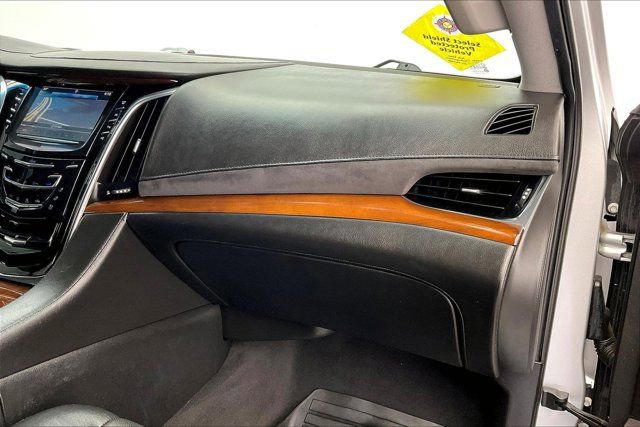 Used 2019 Cadillac Escalade ESV Luxury AWD/4WD image 14
