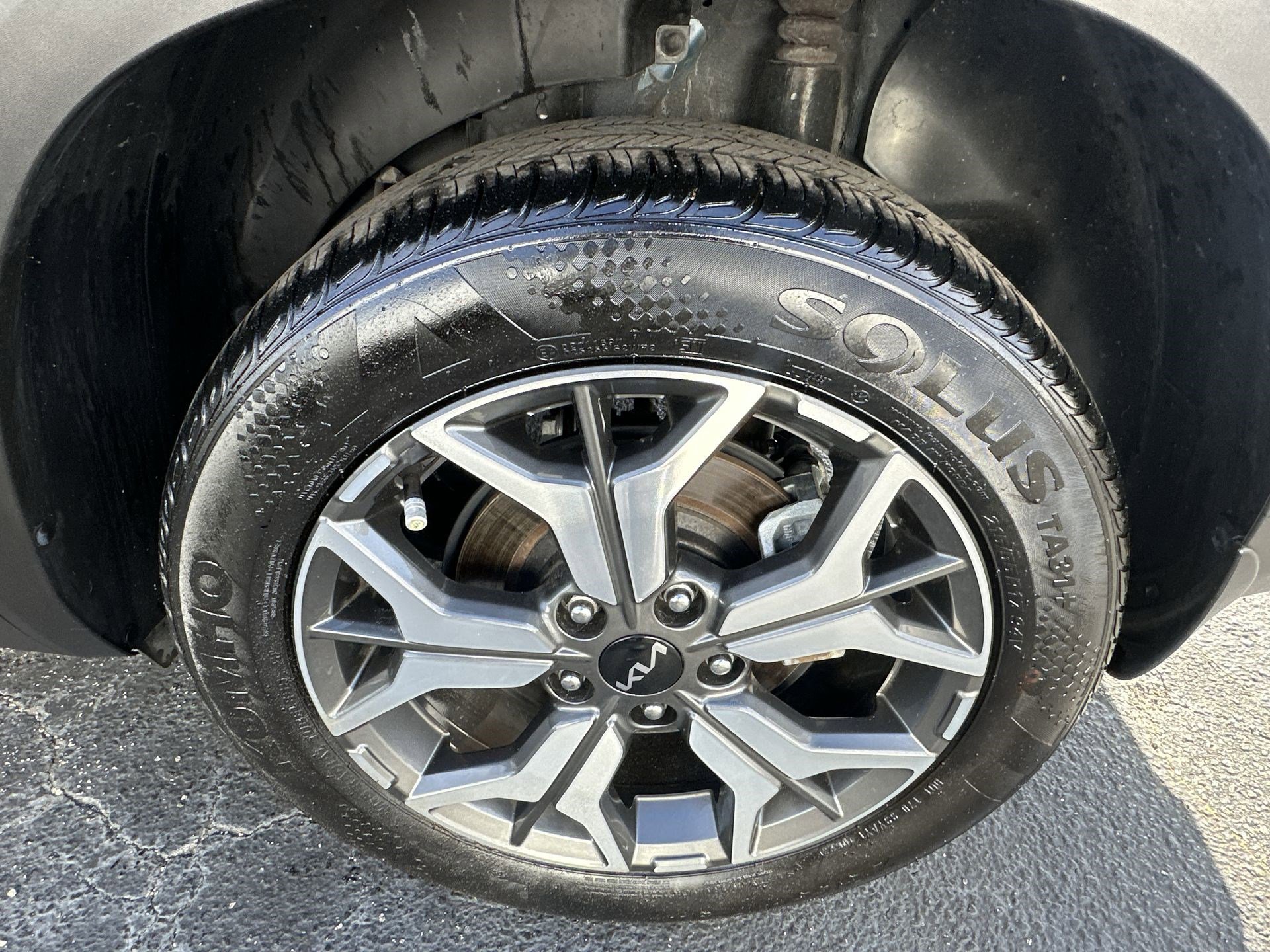 Certified 2023 Kia Seltos EX image 19