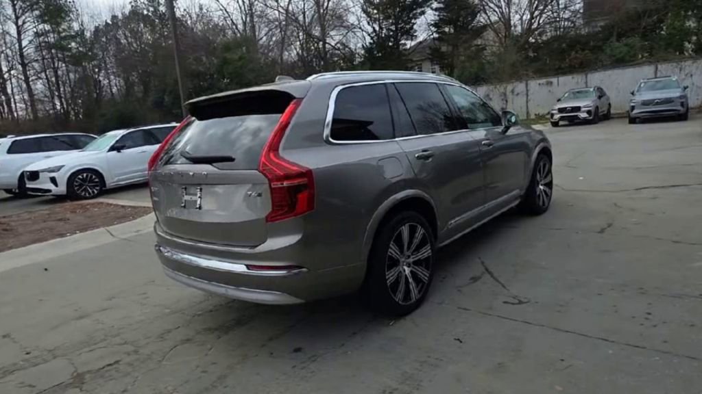 Used 2022 Volvo XC90 T6 Inscription w/ Advanced Package image 11