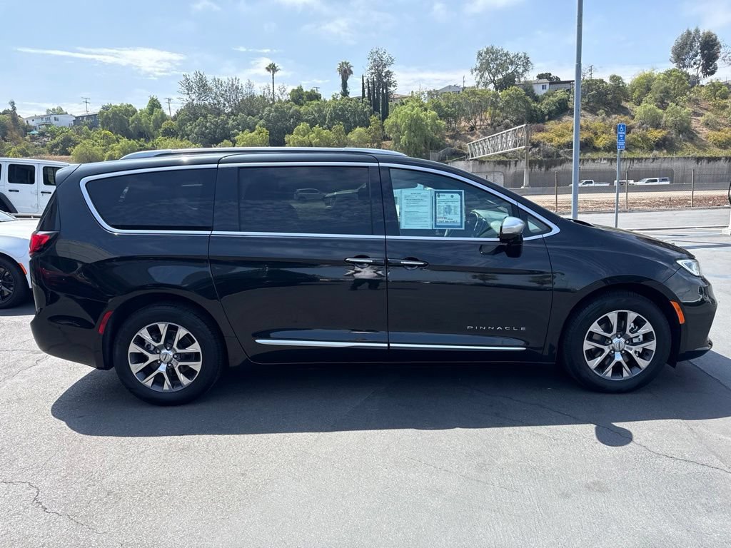 Certified 2023 Chrysler Pacifica Pinnacle FWD image 9