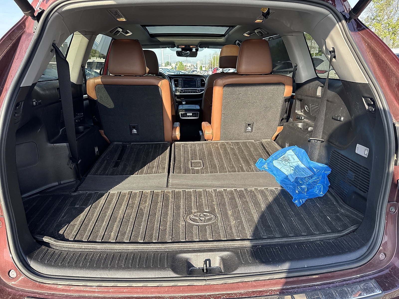 Used 2019 Toyota Highlander Limited Platinum w/ Carpet Mat Package (TMS) AWD/4WD image 14