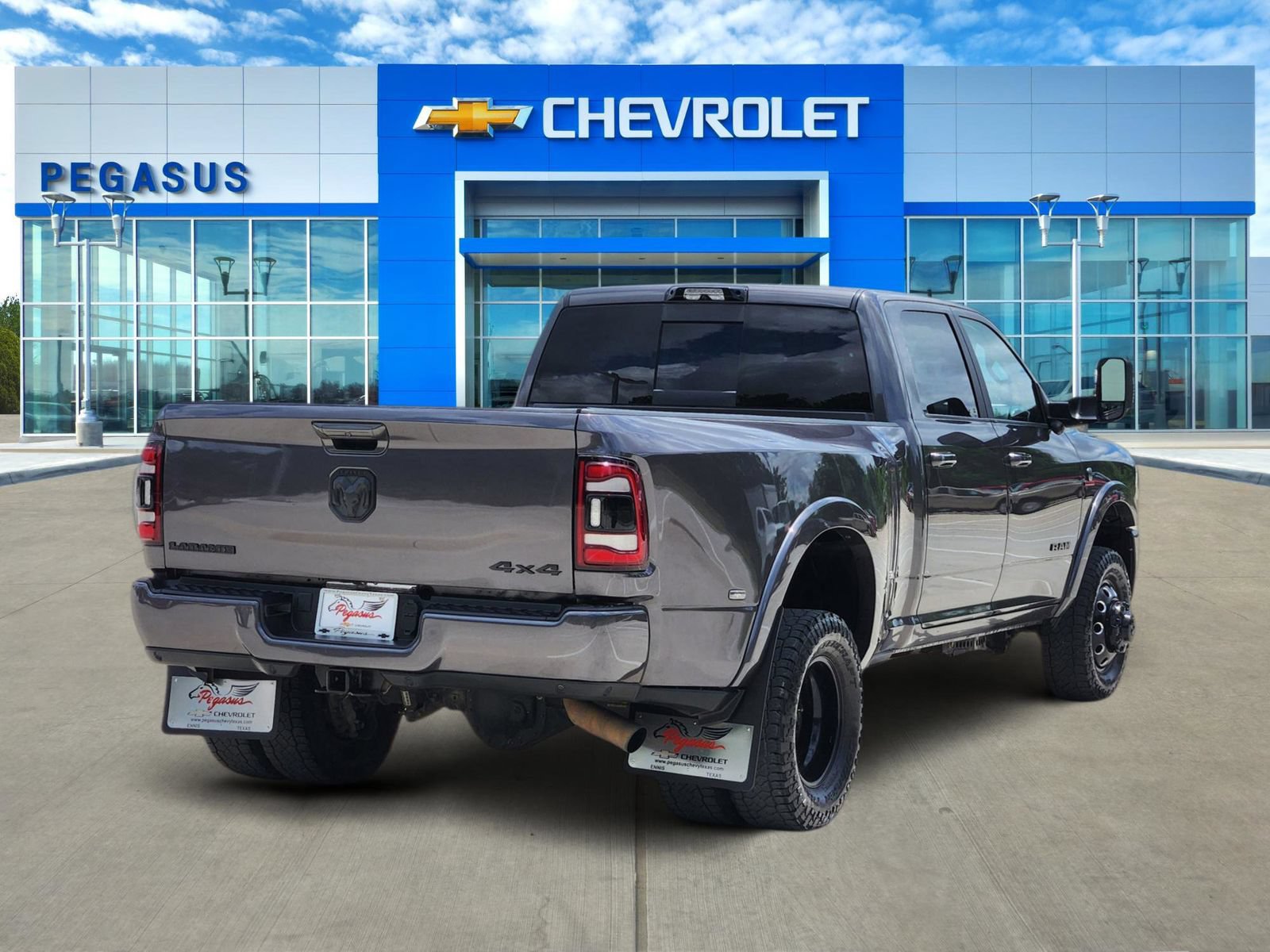 Used 2022 RAM 3500 Laramie w/ Night Edition AWD/4WD image 5