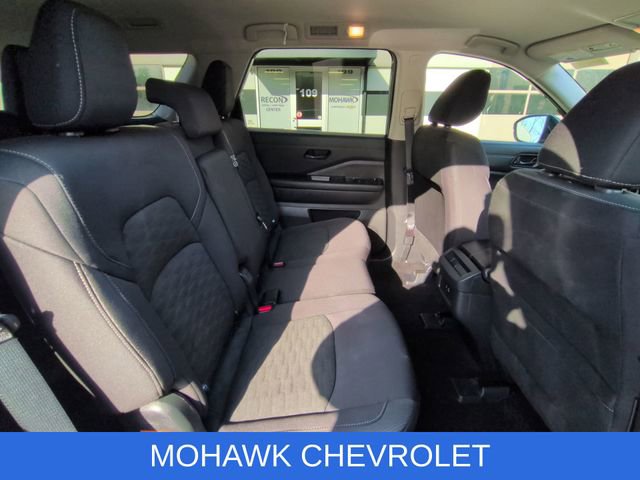 Used 2024 Nissan Pathfinder S AWD/4WD image 25